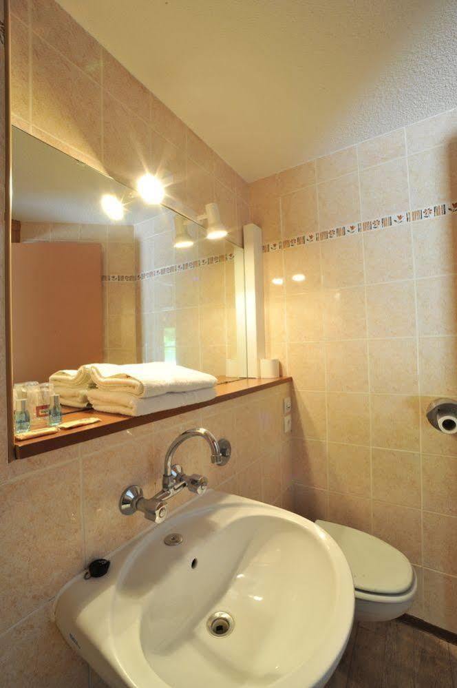 Hotel Au Relais De Trans Драгинян Екстериор снимка