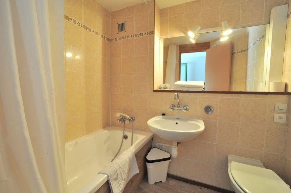 Hotel Au Relais De Trans Драгинян Екстериор снимка